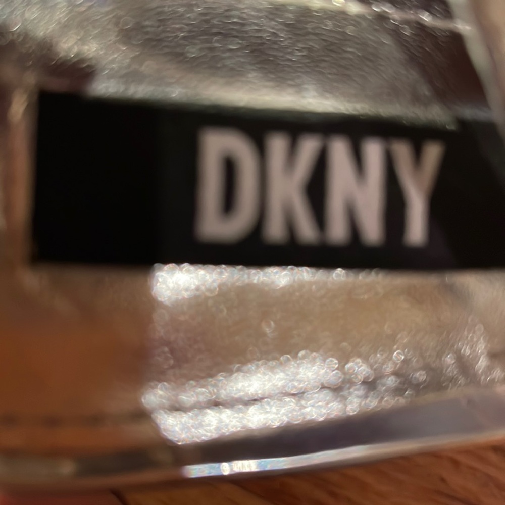 DKNY woman heel ahoe